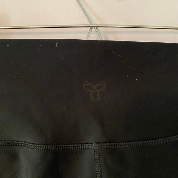 TNA Women's size Medium Black Leggings High Rise Tights Active Workout Gym - Picture 6 of 9